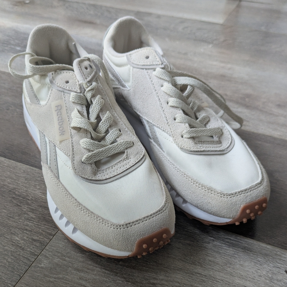 Reebok Women's White and Gray Sneakers - Size 8